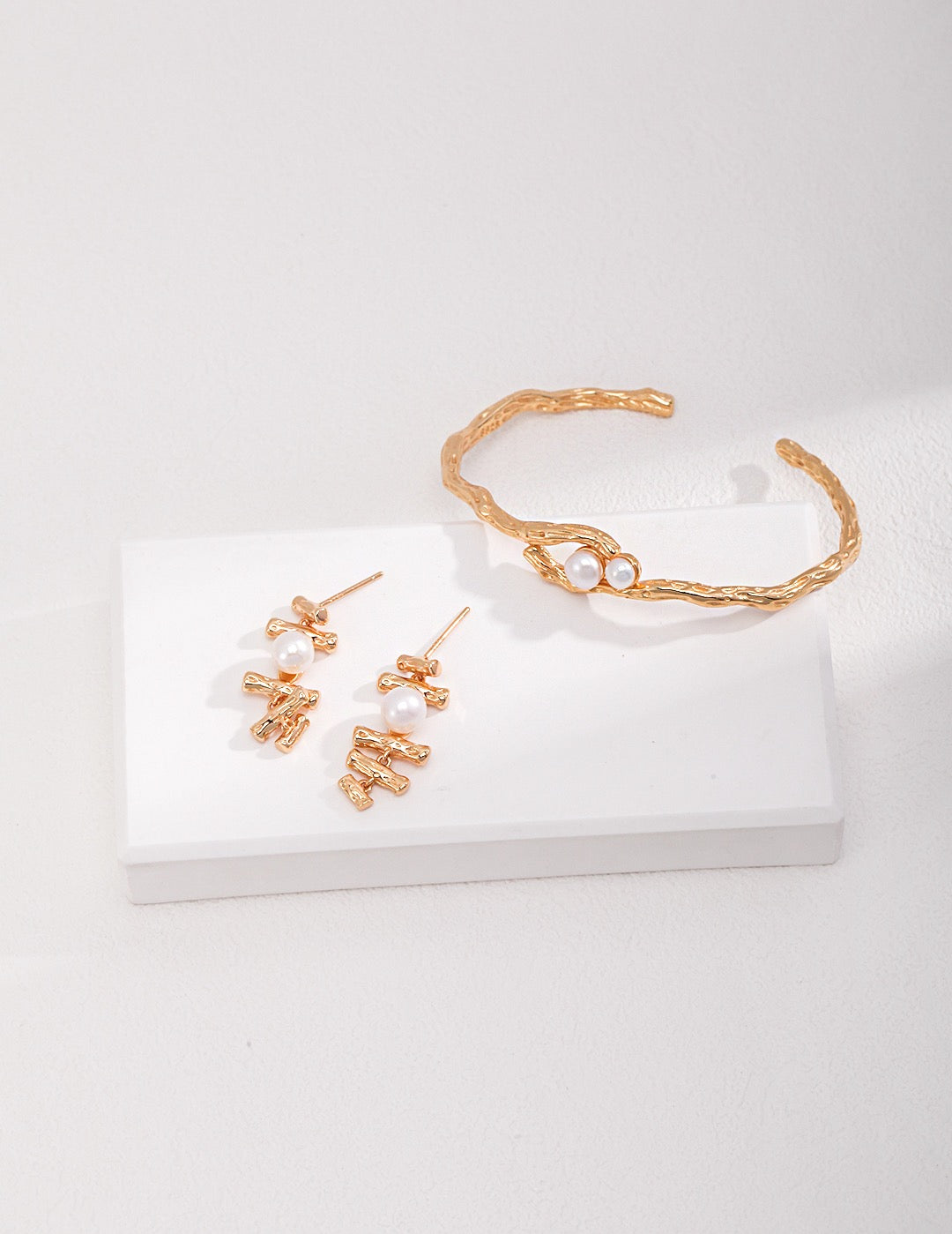 Golden Pearl Bracelet 