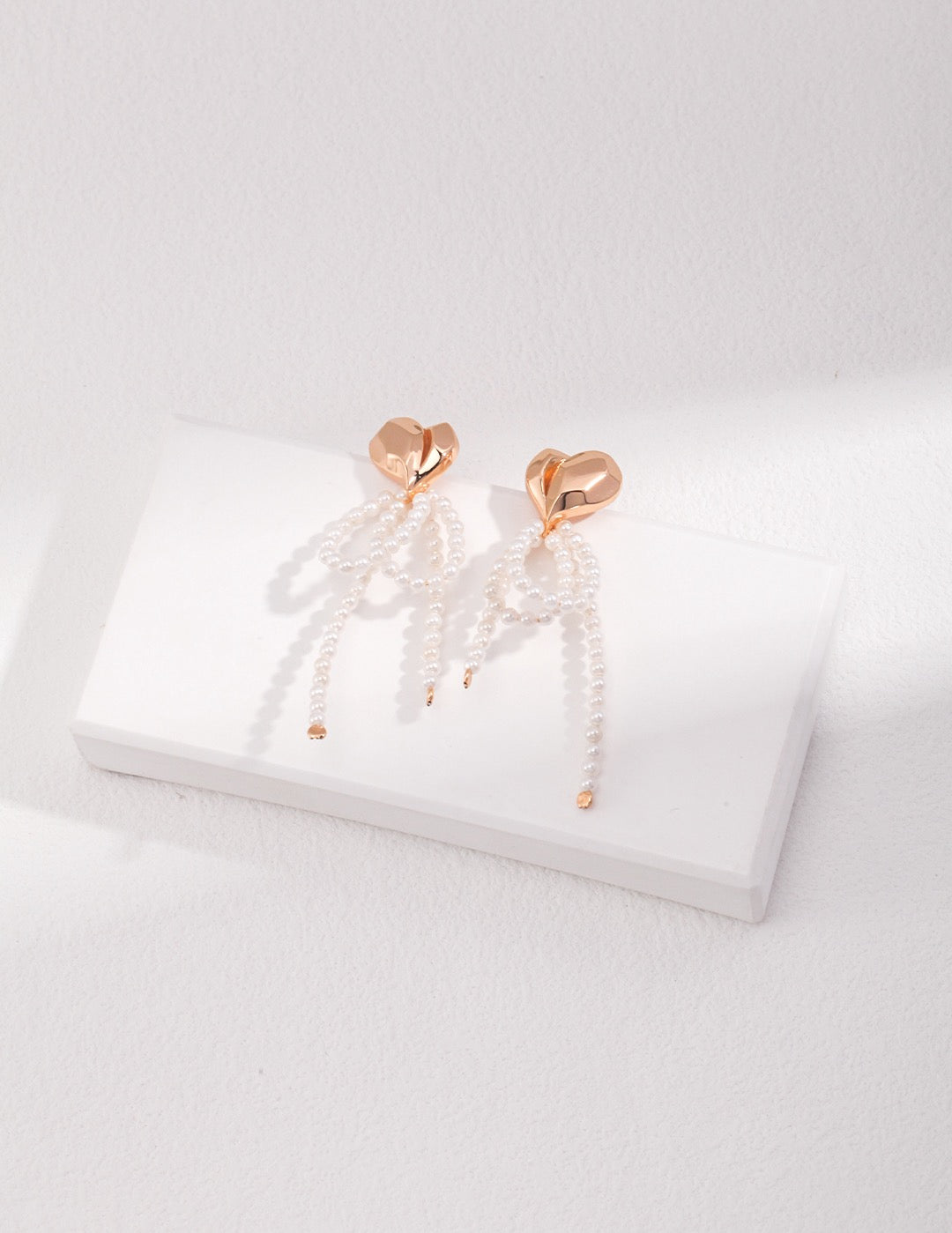 Gold Shell Pearl Earrings