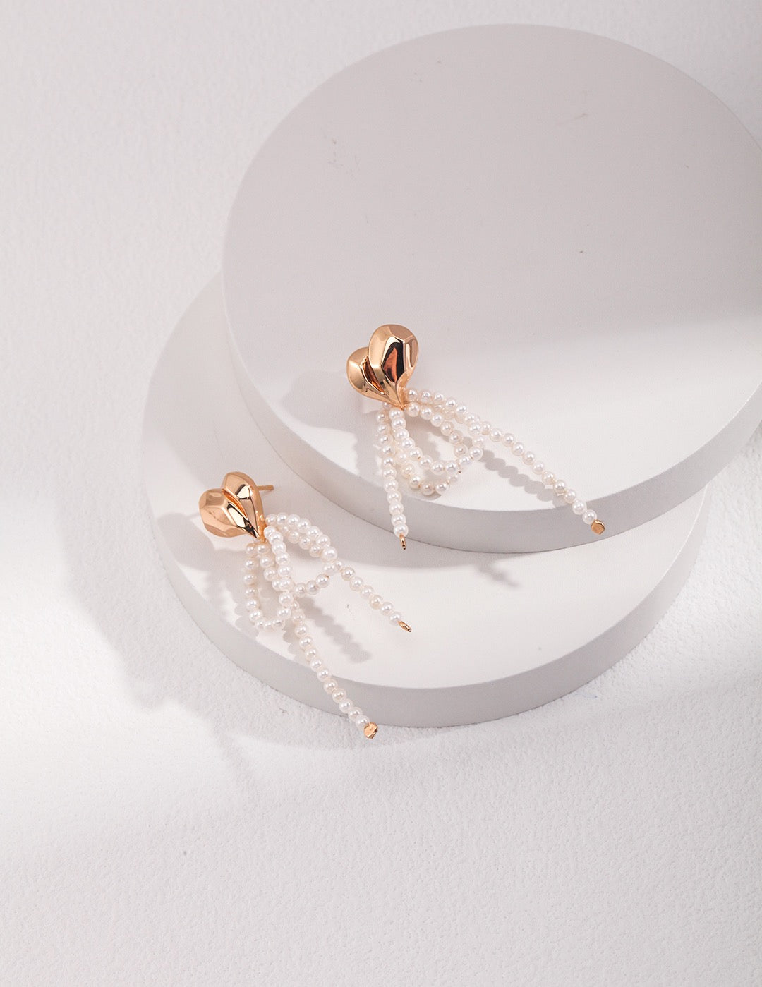 Gold Shell Pearl Earrings