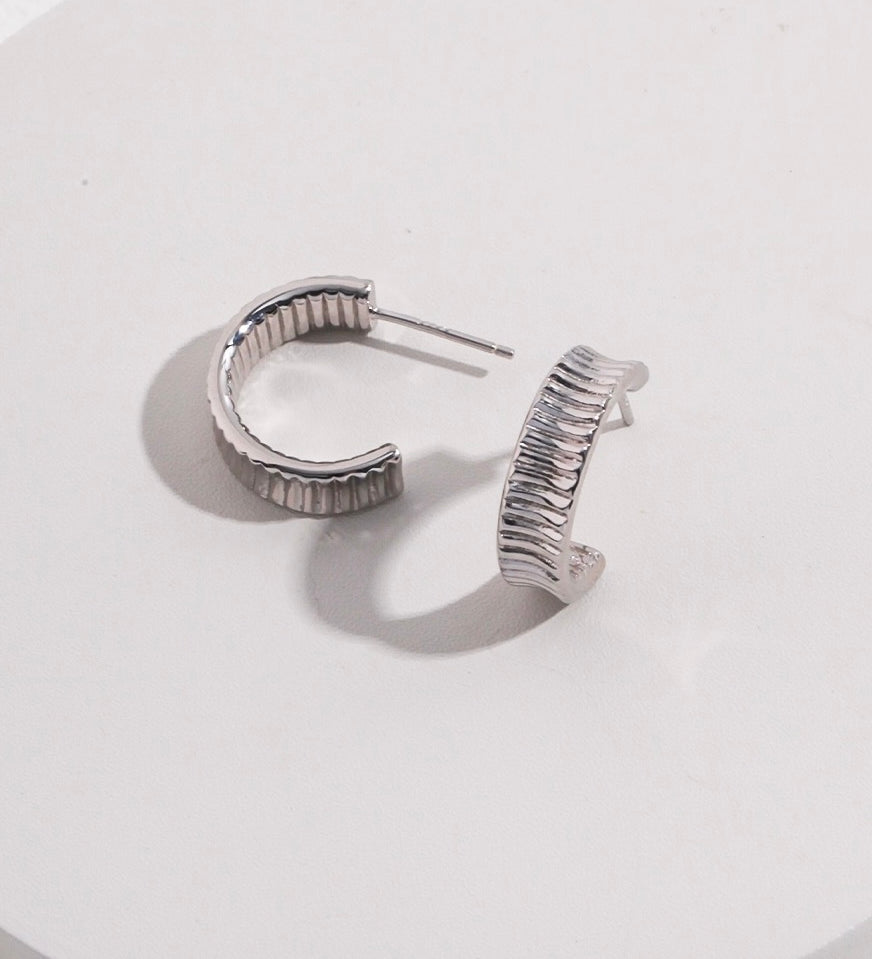 Minimalist Vintage Ribbed Earrings - Lena