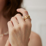 Four-leaf Clover Detail Chunky Ring